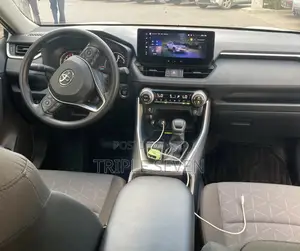 Toyota RAV4 2024 White