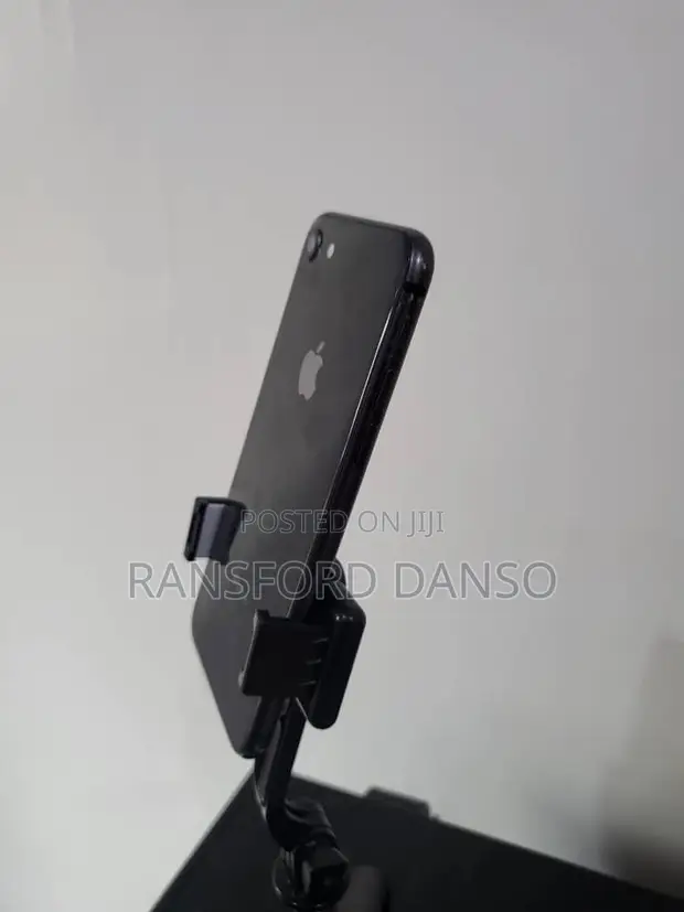 Apple iPhone 8 64GB Black - 1