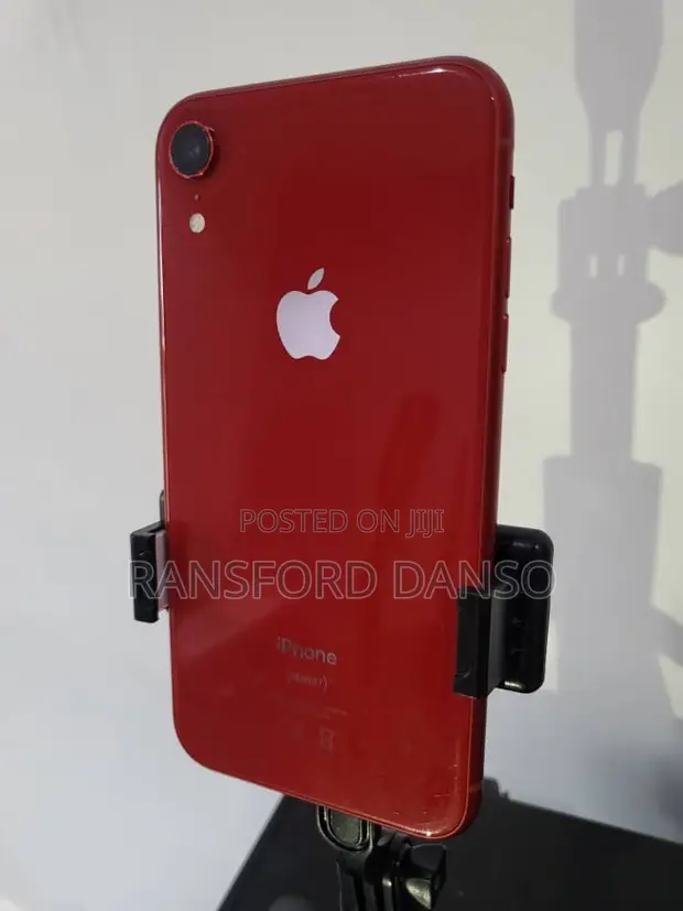 Apple iPhone XR 64GB Red - 1