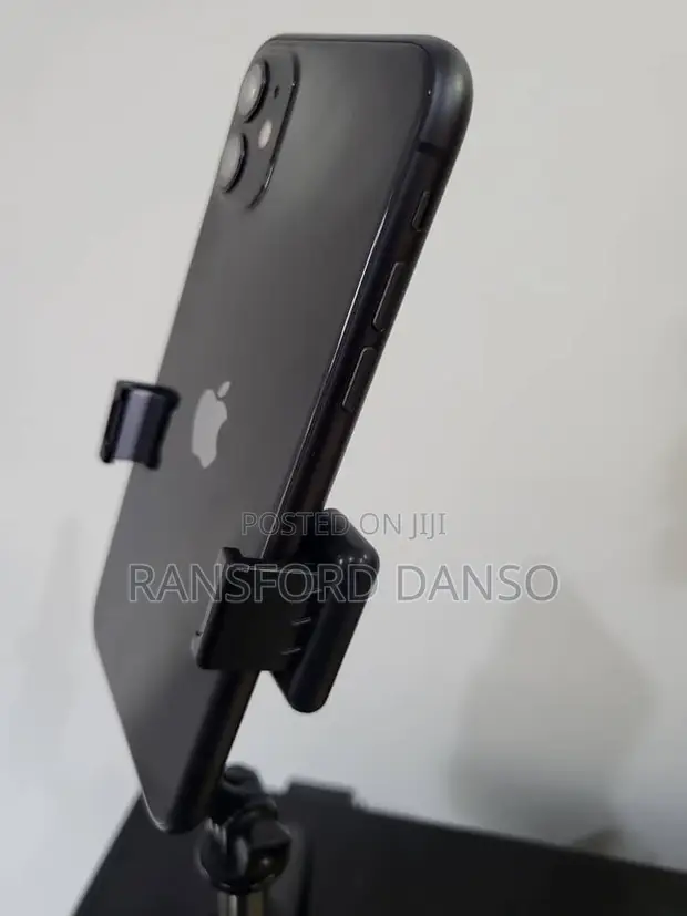 Apple iPhone 11 64GB Black - 1