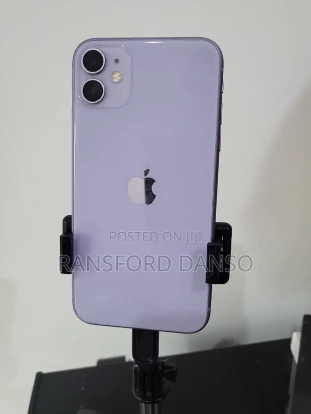 Apple iPhone 11 64GB Purple - 1
