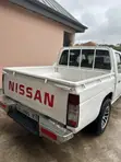 Nissan Hardbody 1994 White - 5