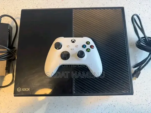 Xbox One With Wireless Controller - 1