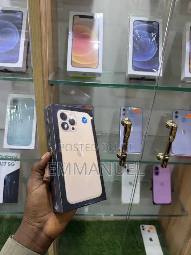 New Apple iPhone 13 Pro Max 256GB Gold - 1