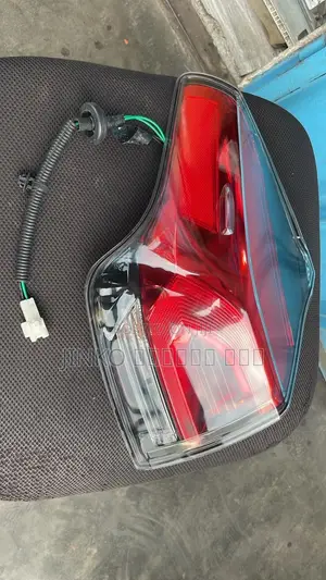 Toyota RAV4 2016-2018 LED Tail Lights (Left)