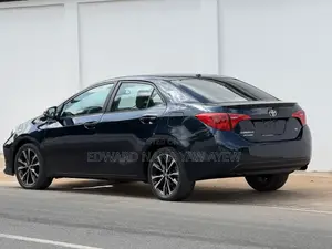 2017 Toyota Corolla SE Sedan