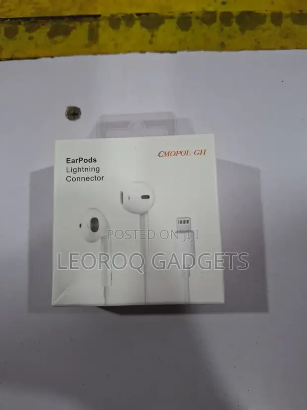Apple EarPods with Lightning Connector - 1
