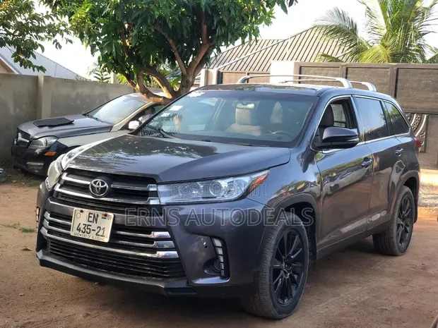 2016 Toyota Highlander LE 4x2 (2.7L) Gray - 1