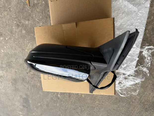 Honda Civic Driving Mirror (2016-2021) - 1