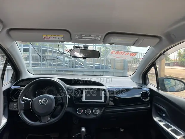 Toyota Vitz 2016 Brown - 1