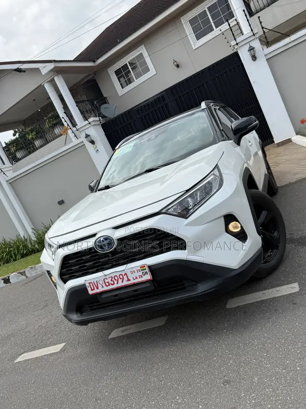 2020 Toyota RAV4 XLE Premium AWD White - 1