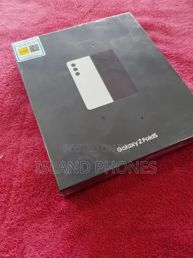 New Samsung Galaxy Z Fold 5 512GB Silver - 1