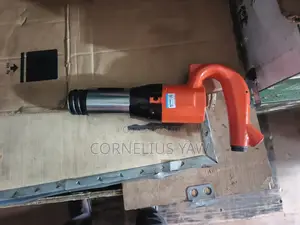 Pneumatic Chipping Hammer - Brand New