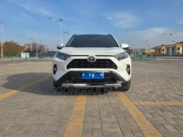 Toyota RAV4 XLE Premium AWD 2020 White - 1