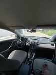 2016 Hyundai Elantra Limited Sedan FWD (1.8L) - 4
