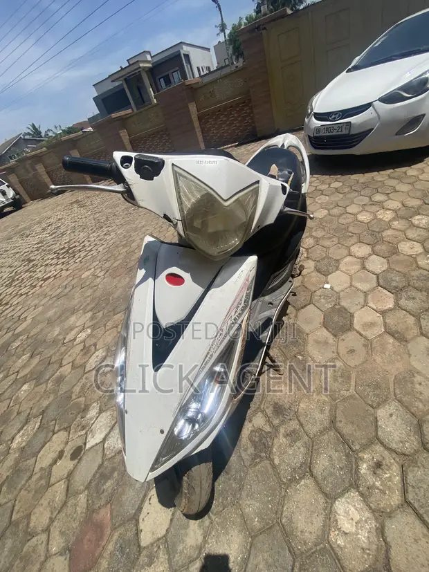 Kymco 125 Scooter 2022 - 1