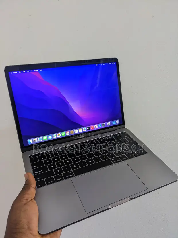 Apple MacBook Pro 2017 16GB RAM, 512GB SSD - 1