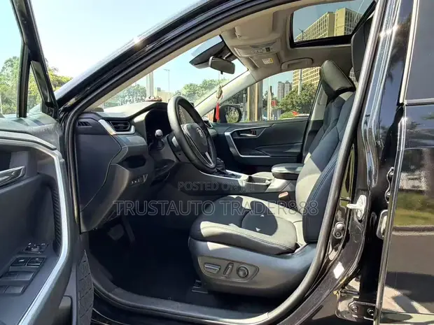 Toyota RAV4 2021 Black - 1