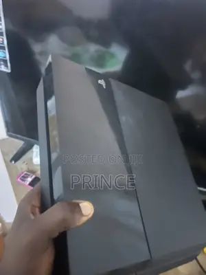 PlayStation 4 Jailbroken with 7 Games