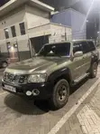 Nissan Patrol 2010 Gold - 5