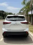 2022 Toyota Highlander XLE White - 3