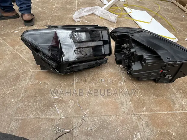 Hyundai Santa Fe 2025 Headlights Pair - 1