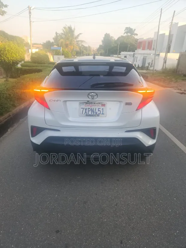 Toyota C-HR 2021 White - 1