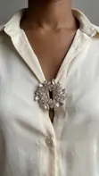 Luxury Crystal Wreath Brooch Pin - 1
