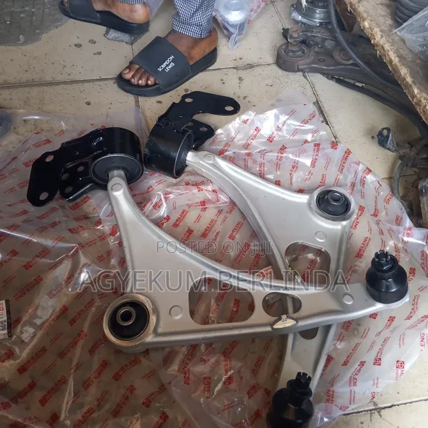 Honda Pilot 2018 Lower Arm Pair - 1