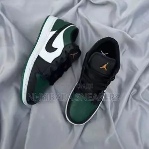 Air Jordan 1 Low Sneakers