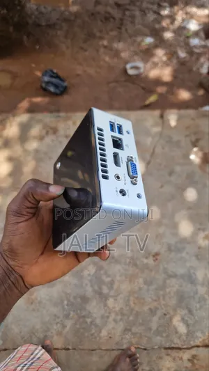 Desktop Computer: Qualcomm Snapdragon X Plus, 4GB RAM, 256GB SSD+HDD