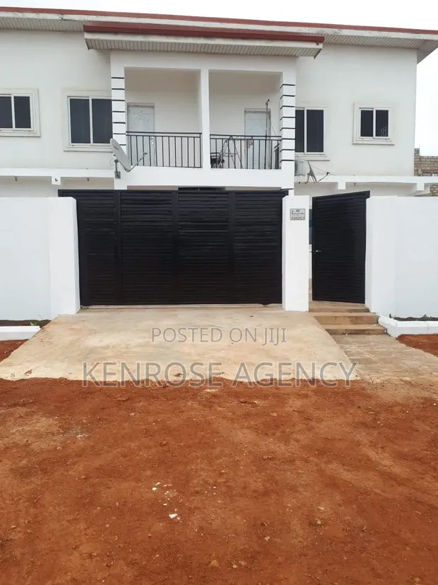 2 Bedroom Duplex for Rent in Ruby House, Coca Cola - 1