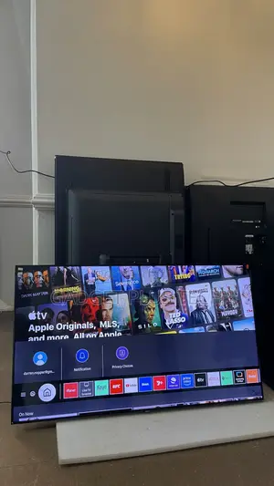 2021 Samsung 55" 4K UHD Smart TV (Faint Screen Line)