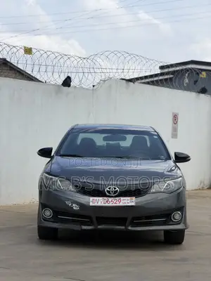 Toyota Camry 2014 Silver - Unregistered