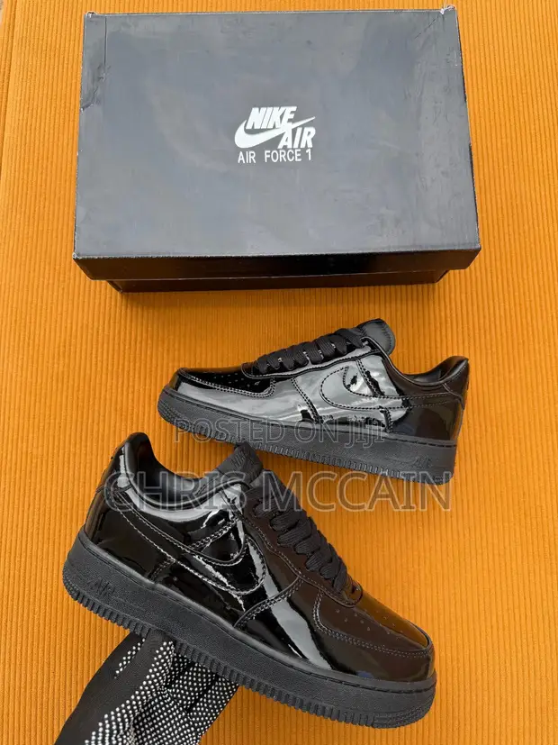 Nike Air Force 1 '07 Premium Patent Black - 1
