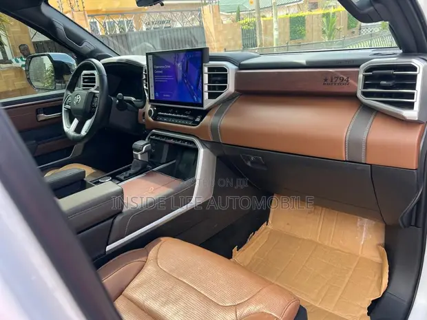 2025 Toyota Tundra 1794 Edition CrewMax 4WD SB White - 1