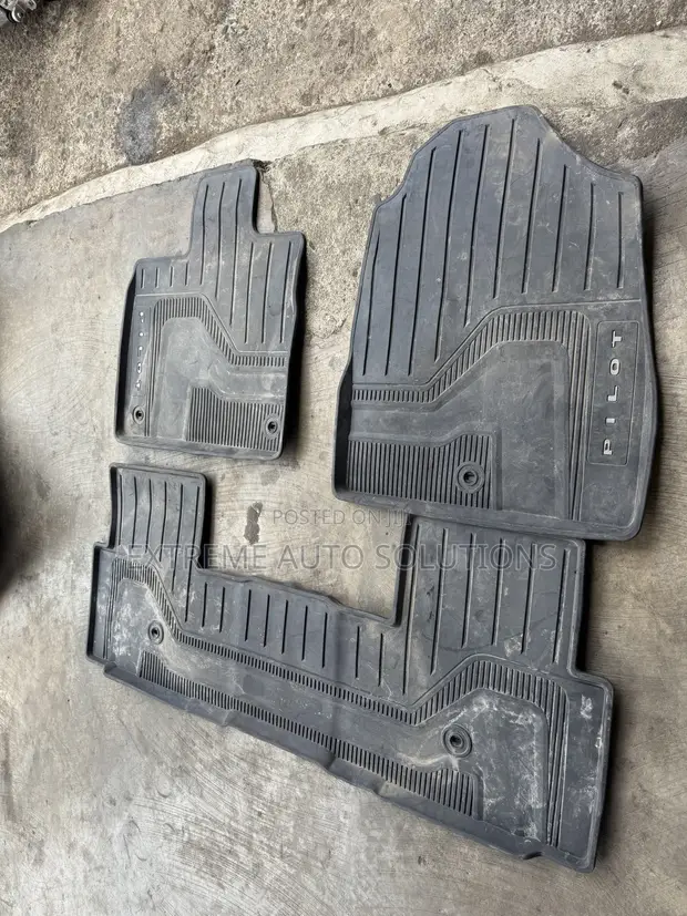2023-25 Honda Pilot All-Season Floor Mats - 1