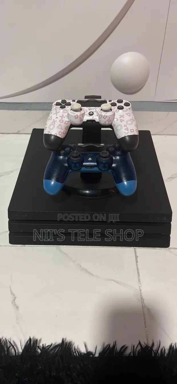 PS4 Pro with 11 Games - 1
