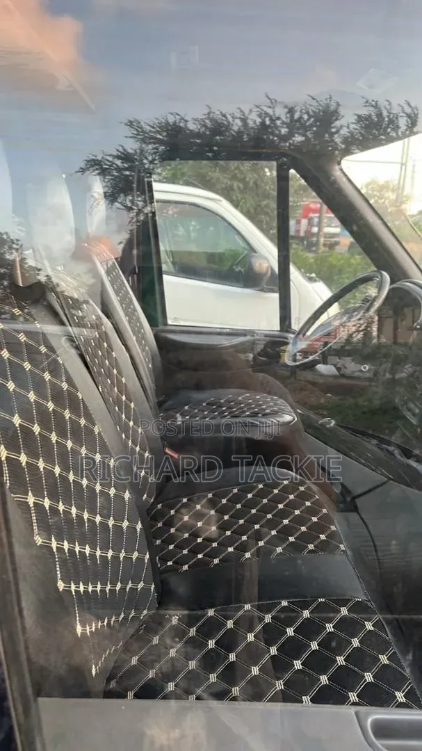 Ford Transit 2003 Bus - 1