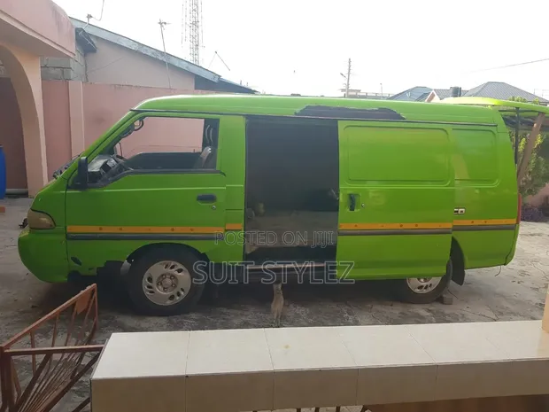 Hyundai H200 2007 Green - 1