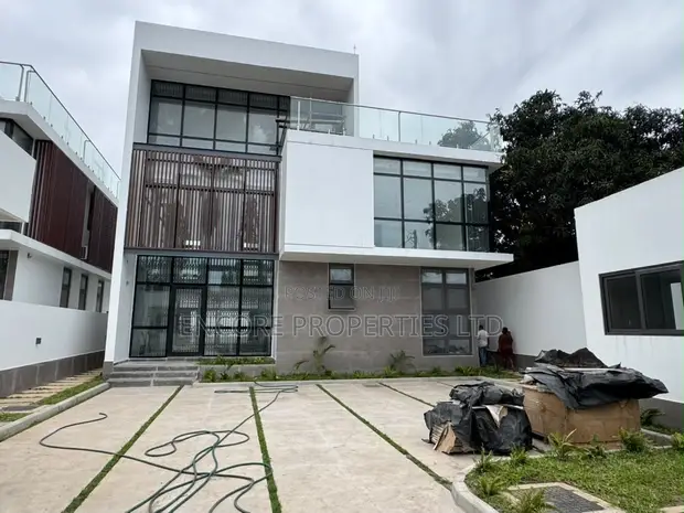 4 Bedroom House with Boys Quarters for Rent in Cantonments - 1
