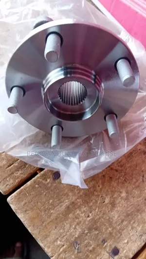 Toyota RAV4 Front Hub (2010-2011)