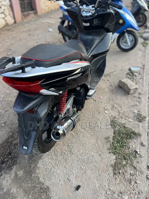 Honda PCX 2019 Scooter - 1