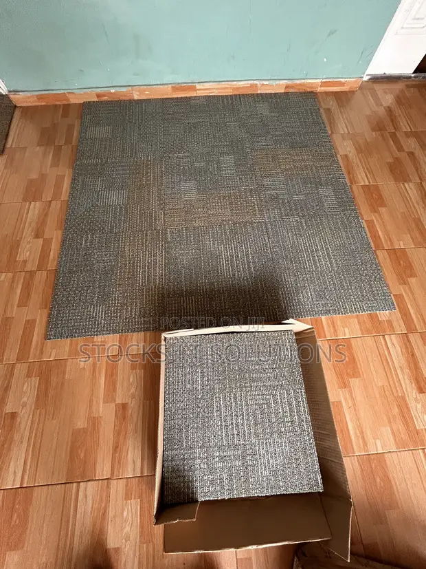 InterfaceFlor Carpet Tiles - Light Gray - 1