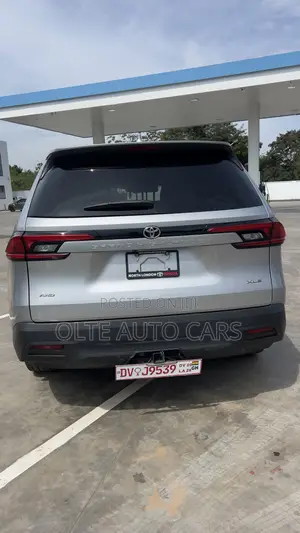 2024 Toyota Grand Highlander XLE AWD Silver