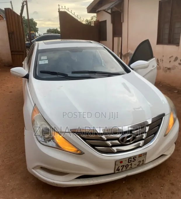 2013 Hyundai Sonata SE Sedan FWD (2.4L 4cyl) - 1