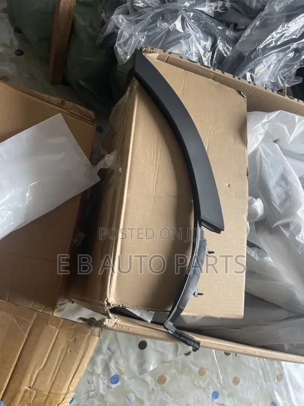 Honda CR-V 2018 Back Door Arch - 1