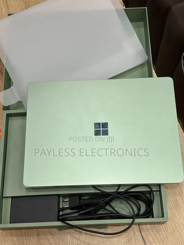 Microsoft Surface Pro (Qualcomm Snapdragon X Plus, 16GB RAM, 512GB SSD) - 1