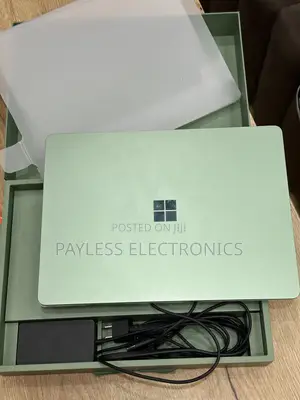 Microsoft Surface Pro (Qualcomm Snapdragon X Plus, 16GB RAM, 512GB SSD)