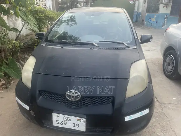Toyota Vitz 1.0 FWD 3dr 2010 Black - 1